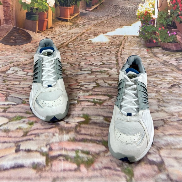 ADIDAS Size 11 WOMEN’S ATHLETIC SHOES AP 779001 ADIPRENE CLIMACOOL - Picture 2 of 12